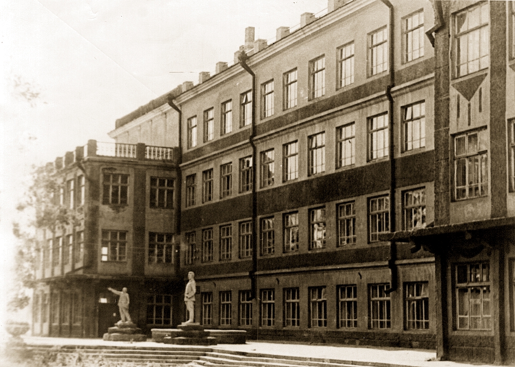Немецкие школы 19 века. Старая немецкая школа. Века школа 90