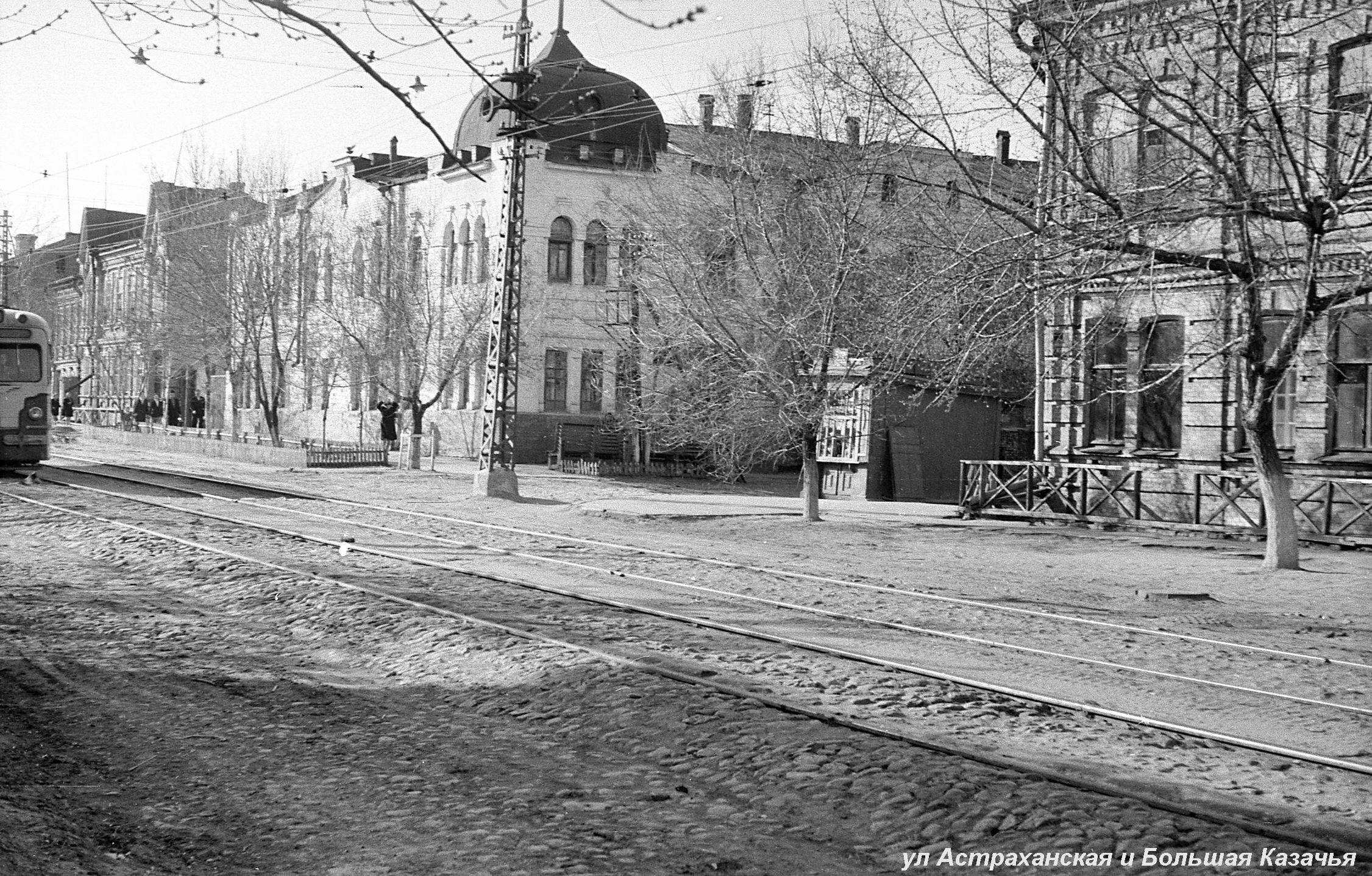 Угол улиц Кутякова и Смурского переулка | Фотографии старого Саратова