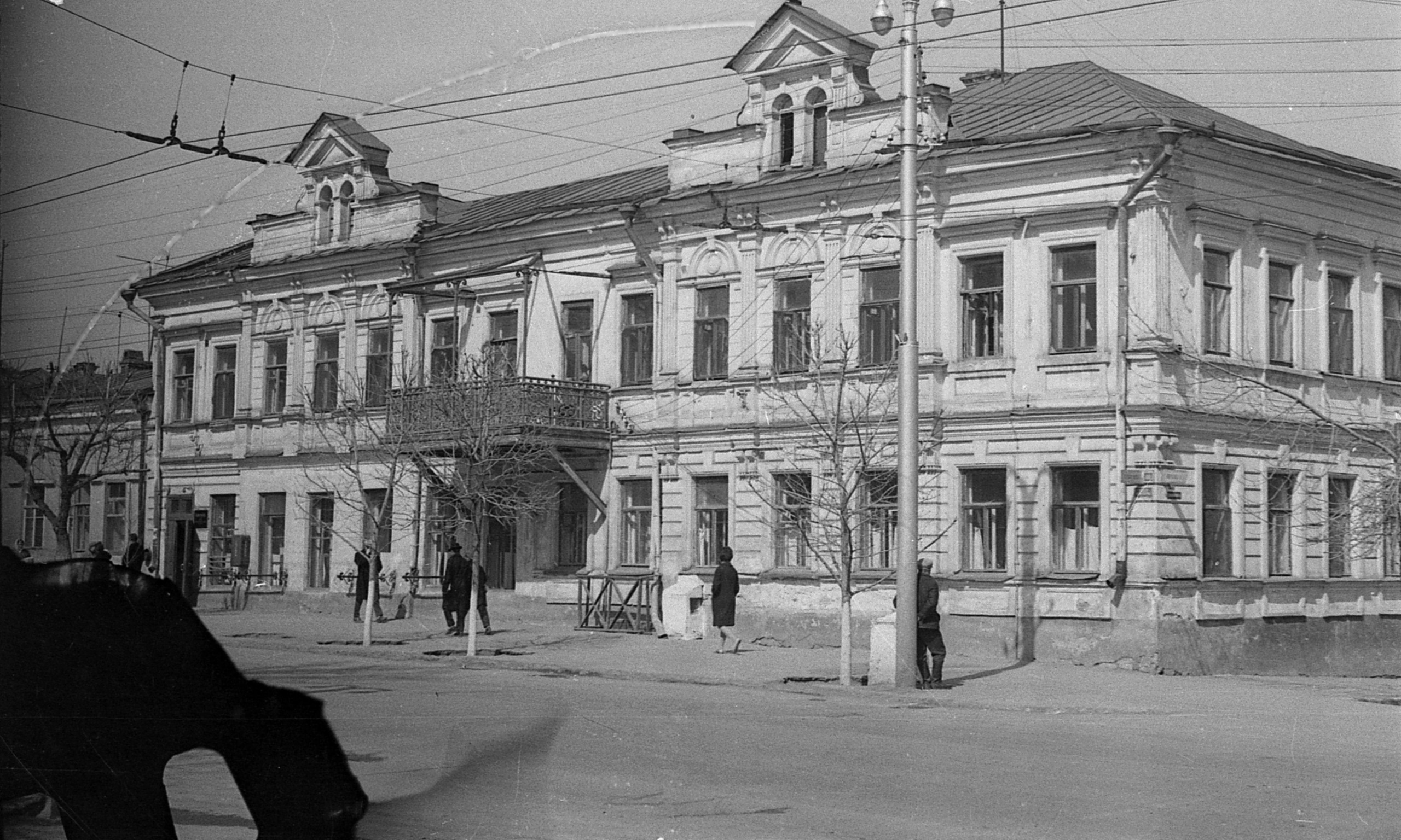 Угол проспекта Ленина и Комсомольской, апрель 1966 года | Фотографии  старого Саратова