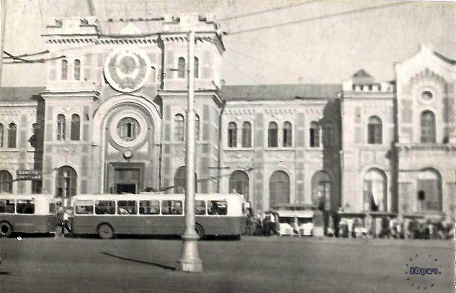 Саратов вокзал старый фото