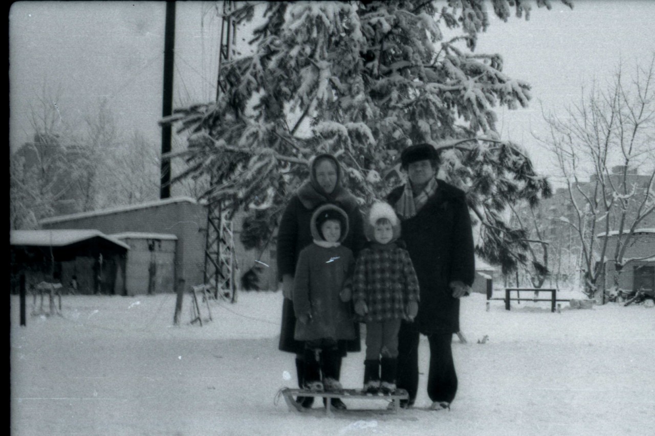 Тульская, двор дома №49 и школы №39 | Фотографии старого Саратова