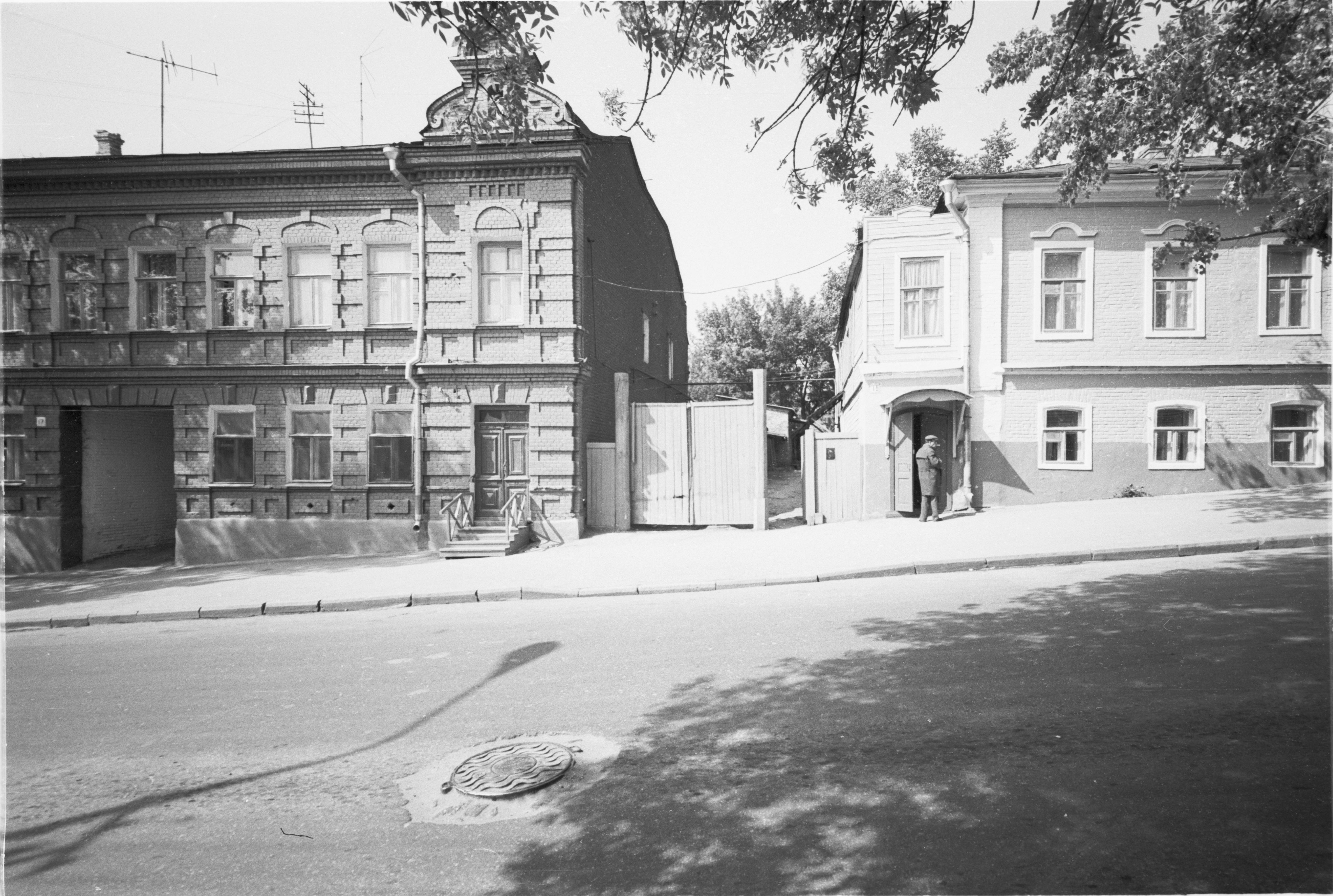 Вид во двор 19-го дома по Бабушкиному взвозу | Фотографии старого Саратова