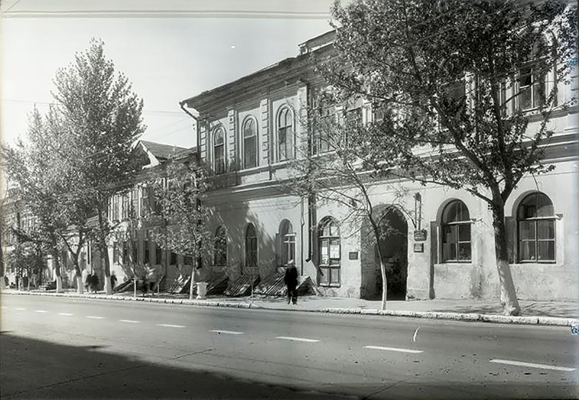 Фото старого саратова. Проспект Ленина Саратов. Олд Саратов. Старый Саратов улица Хользунова/Шелковичная. В старину Саратовскую.