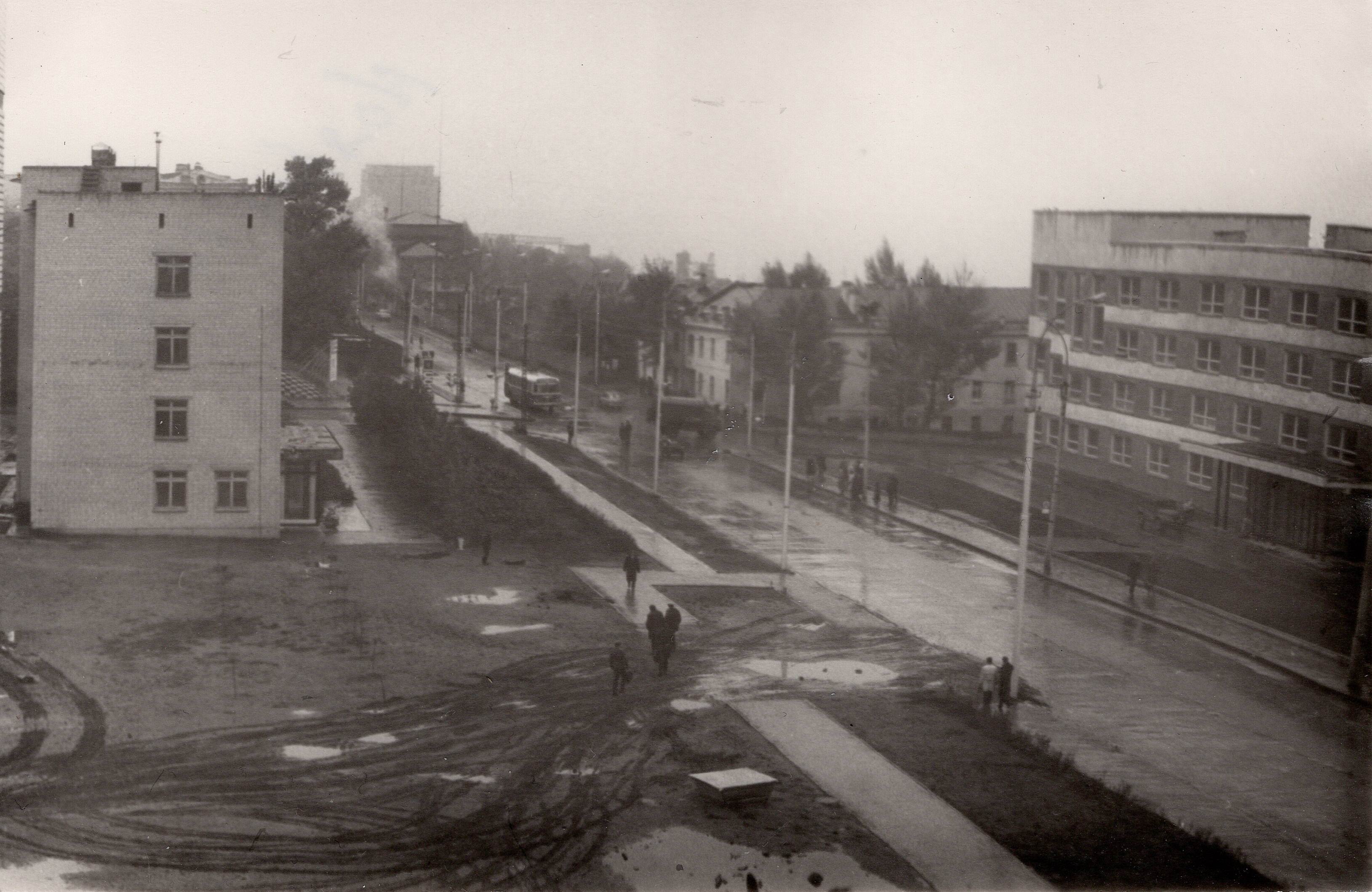 Перекресток ул. Чернышевского и ул. Вольской, ноябрь 1972 года | Фотографии  старого Саратова