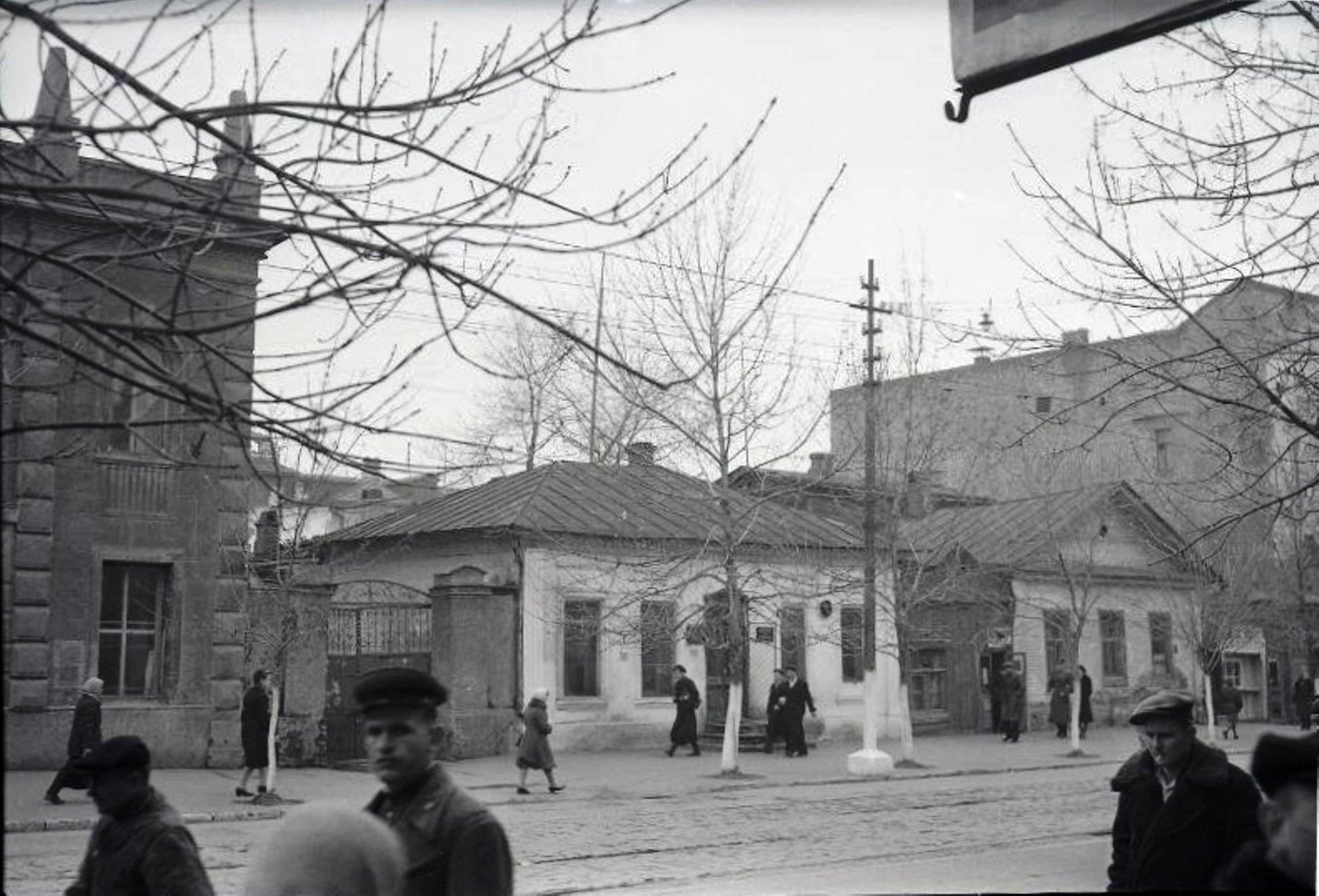 Саратовгаз челюскинцев. Жилой дом Саратовгаз, 1953 г. проспект Кирова Саратов. Жилой дом Саратовгаз, 1953 г. проспект Кирова, 23 Саратов.