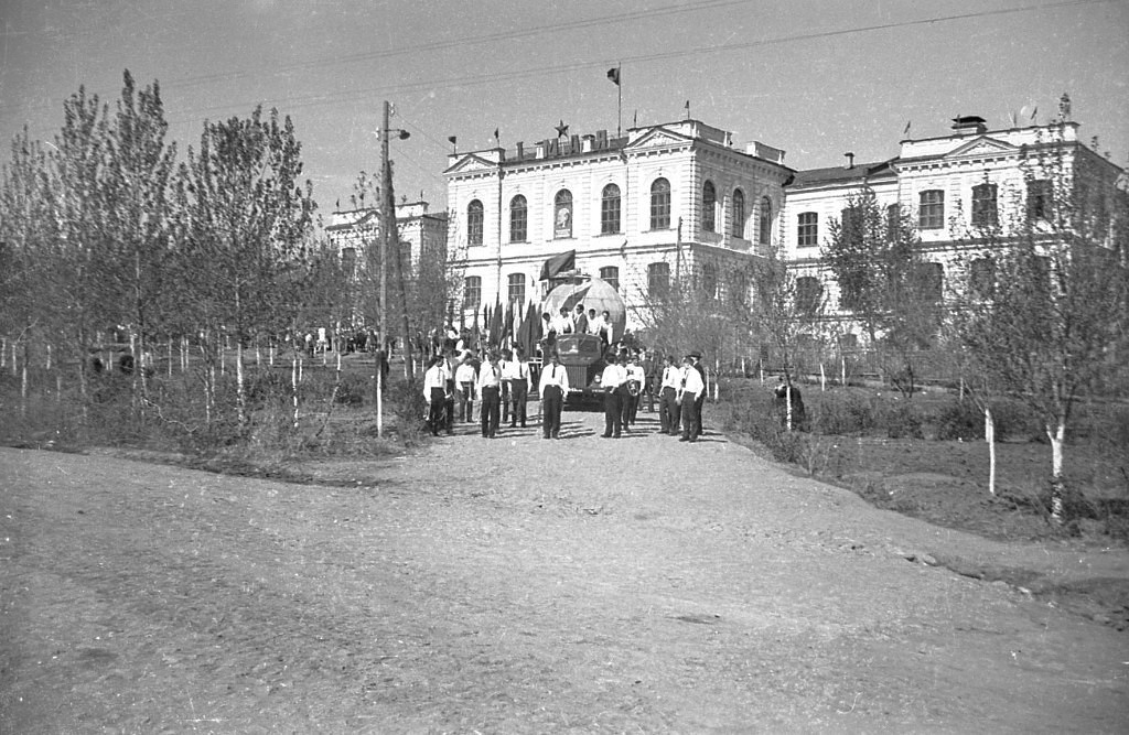 Вольск 1. Гимназия города Вольска. Школа 1 Вольск. Гимназия 1 Вольск. Школа 1 г Вольска Саратовской области.