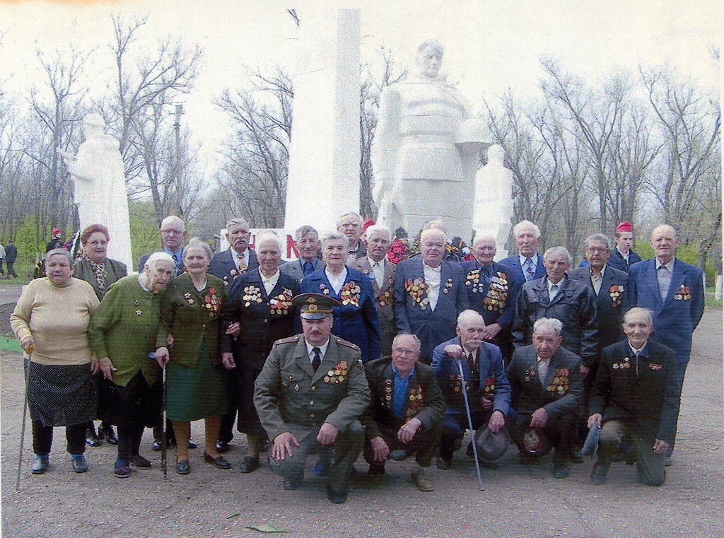 Мокроусов саратовская область. Памятники в Мокроусе Федоровского района Саратовской области. Мокроус памятник. Ветераны ВОВ Федоровский район Саратовская область. Ветераны Федоровского района Саратовской области.