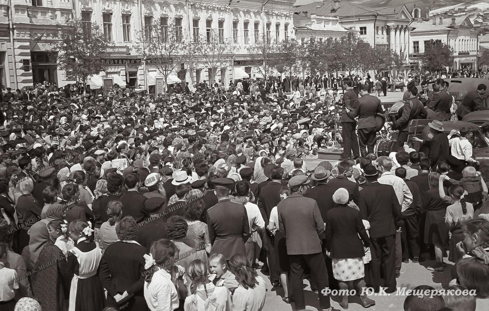 Вольск, площадь Х летия Октября, концерт | Фотографии старого Саратова