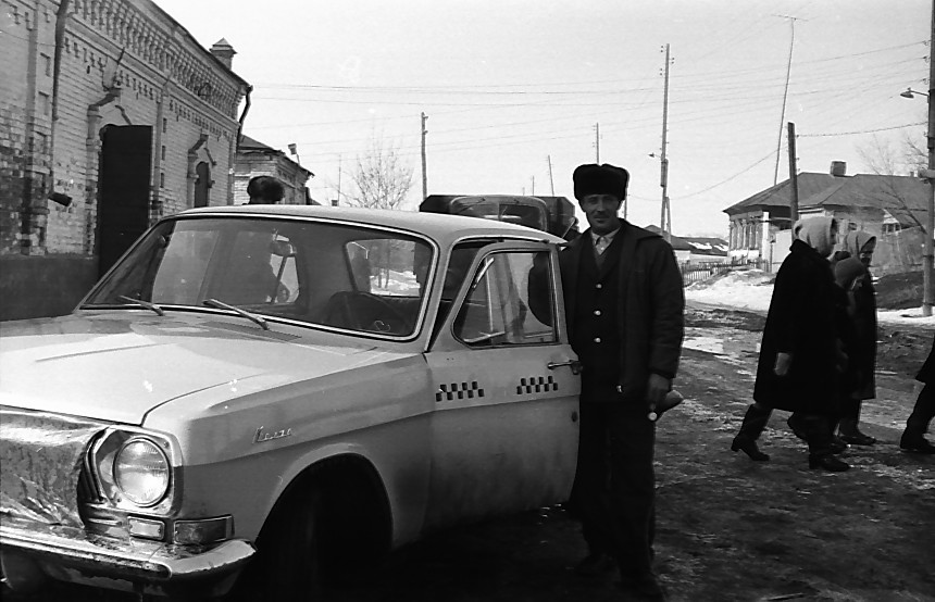 Телефон петровского такси. Номера такси в Петровске Саратовской области. Архивное фото свадебных кортежей 1978 год Чувашия.
