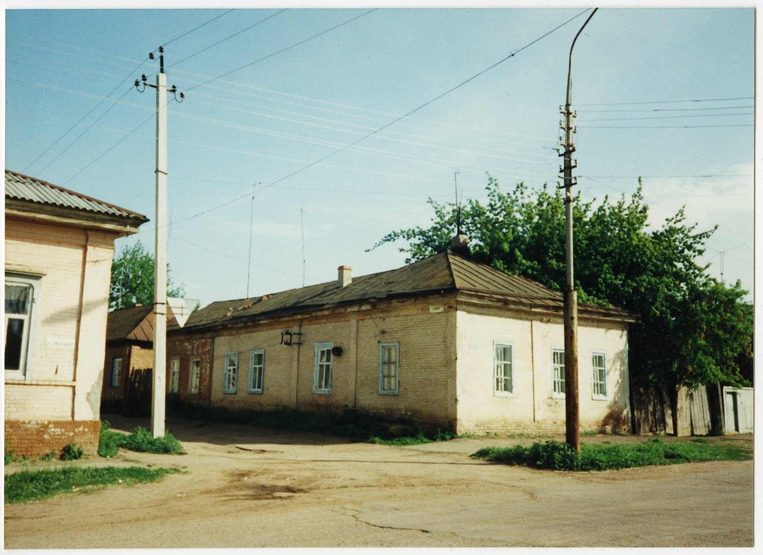 Маркс. Дом Асмуса. Угол ул. Энгельса, 111 и 5-й линии | Фотографии старого  Саратова