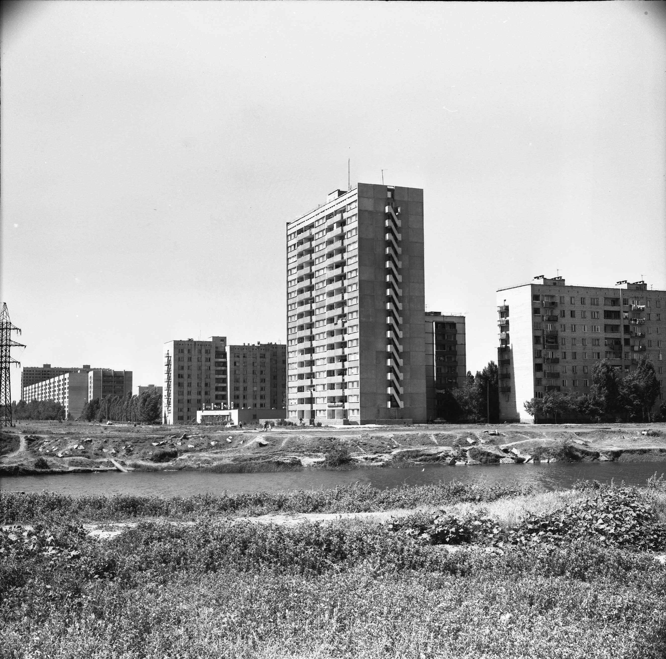 Балаково. Саратовское шоссе, 39 и другие дома в микрорайоне 4Б | Фотографии  старого Саратова