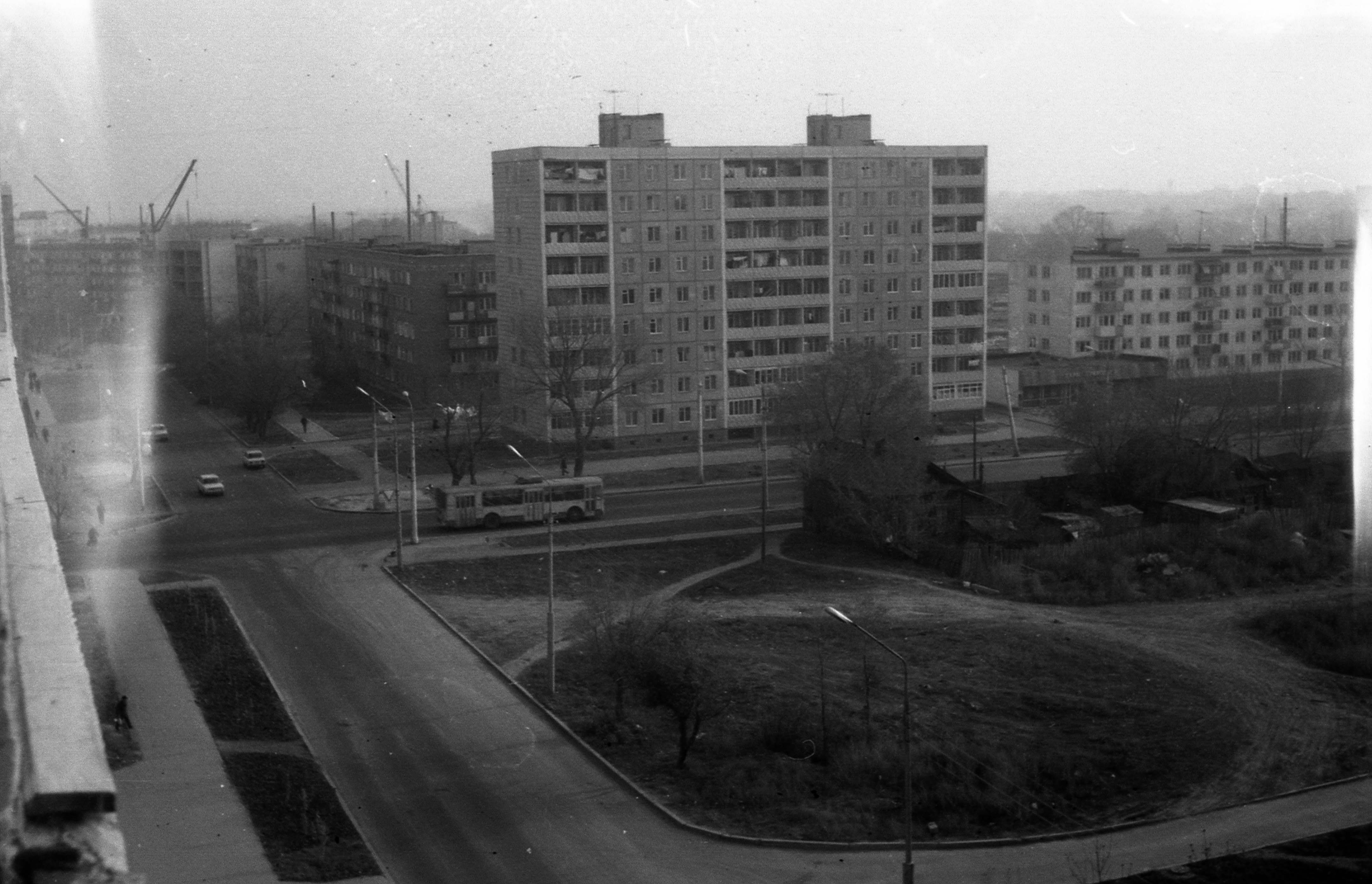 Энгельс. Вид на перекресток улиц Волоха и Тельмана | Фотографии старого  Саратова