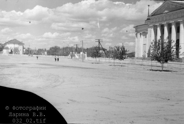 Старый город маркс. Старый Маркс. Площадь Маркса древний фотографии. Маркс старые фото. Старые дома города Маркс.