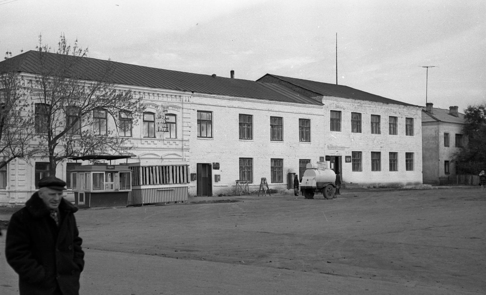 Сайт калининск саратовской области. Г Калининск Саратовской области. Улица Советская Калининск. Поселок Калининск Саратовская область. Калининск Саратовская область улица Советская 26.