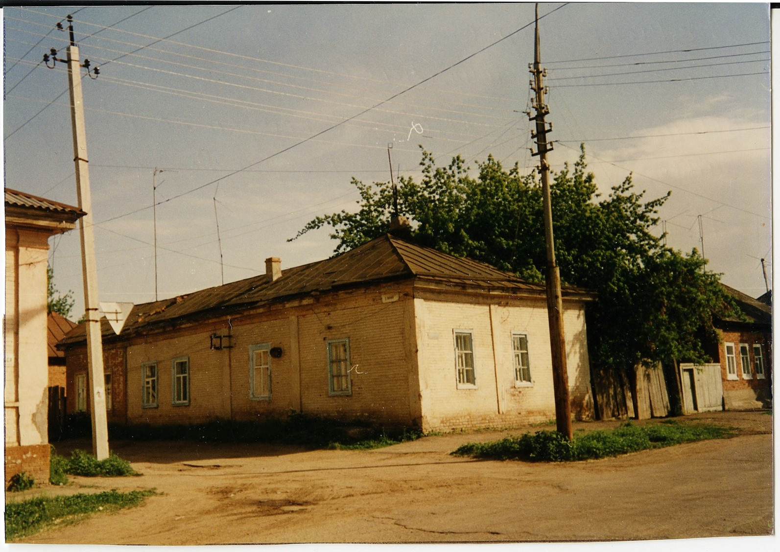 Маркс. Дом Асмуса. Угол ул. Энгельса, 111 и 5-й линии | Фотографии старого  Саратова