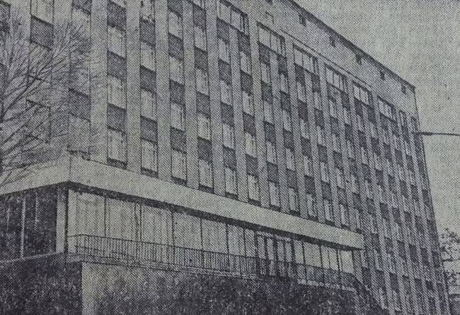 Каллистратов хирургический корпус. Старая фотография здания хирургического корпуса Снежинка. Чернышевская больница Железнодорожная на горе в 80 года фото.