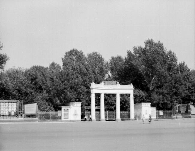 Город Энгельс в 1960-е годы. Каждая фотография подписана и отмечена на карте. Бо